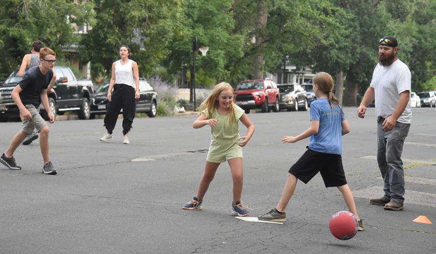 Neighbor calls police on kids playing street hockey - The Hockey News