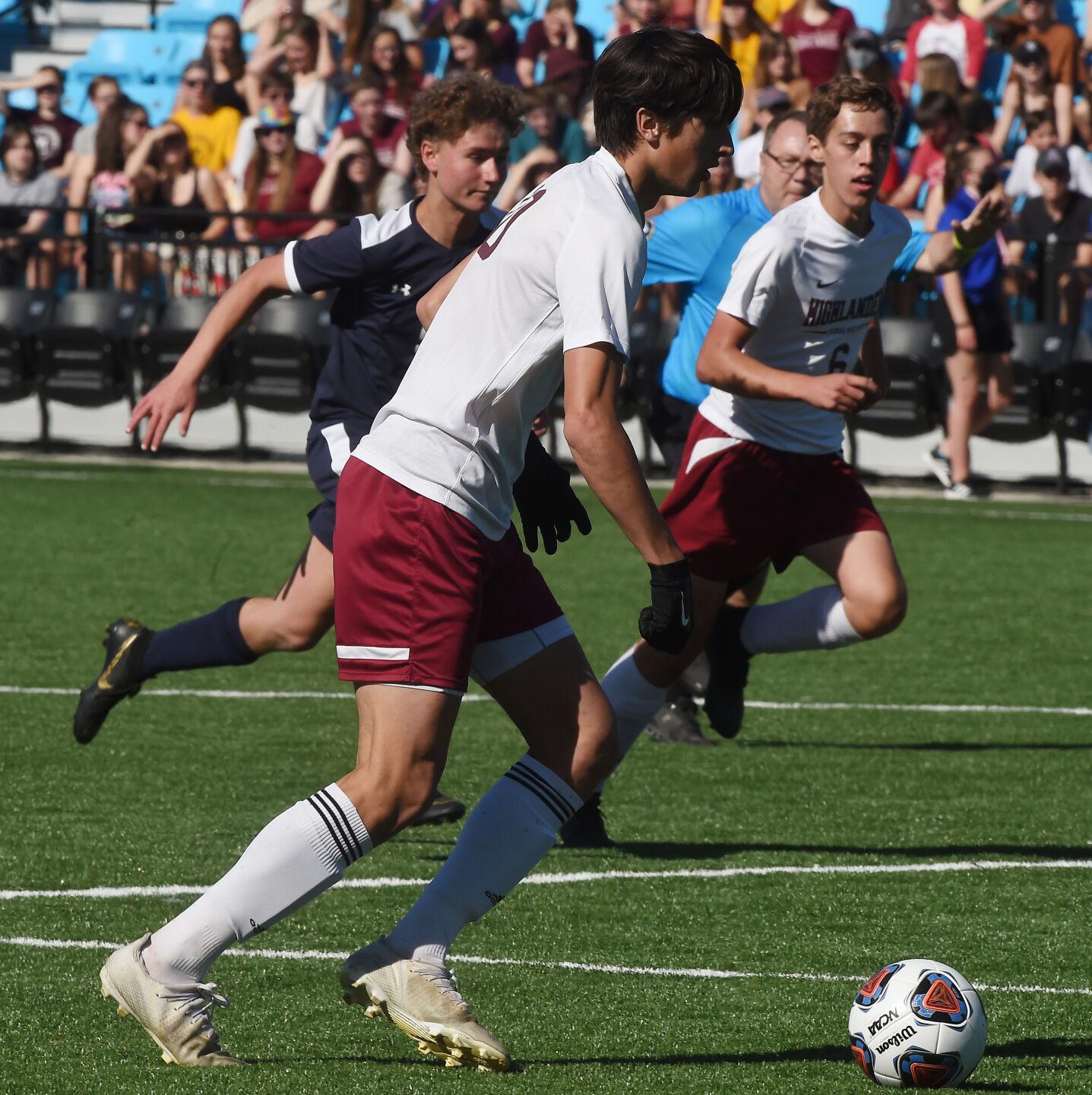 Thomas MacLaren School boys' soccer ready to get back on the road to