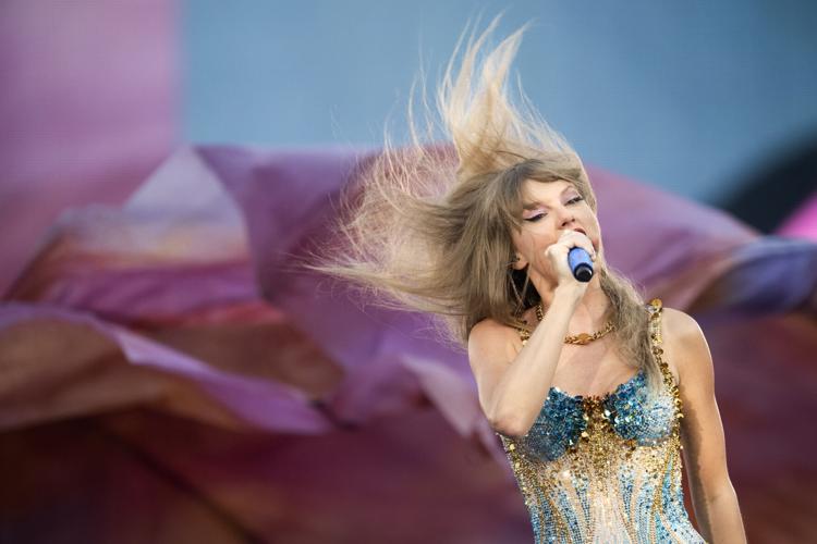 Sparks fly as Canadians descend on Seattle for Taylor Swift concerts, Blue  Jays games this weekend