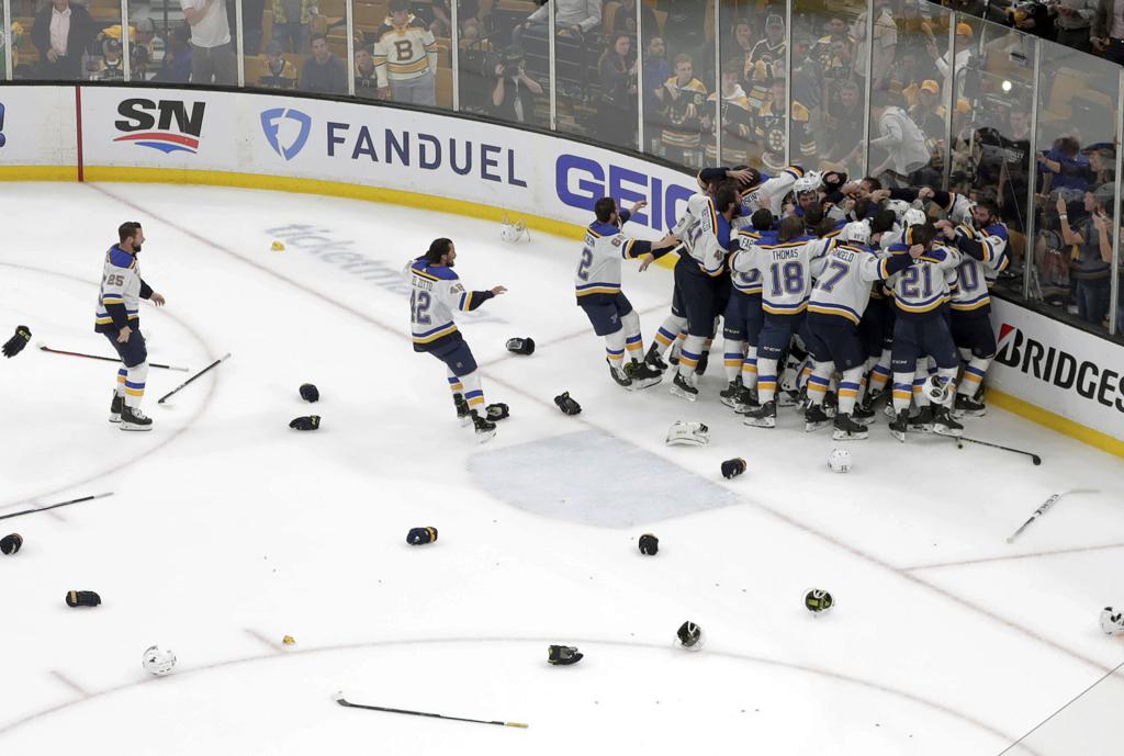 Colorado College joins in celebrating Jaden Schwartz's Stanley Cup victory  with the Blues, Sports