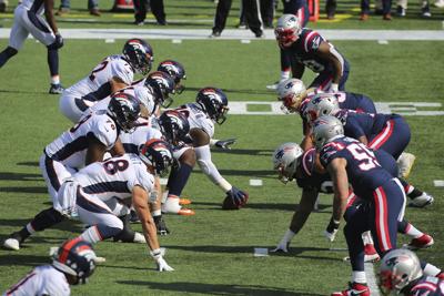 Rapid Reaction Mcmanus Denver Broncos Improve To 2 3 After Delayed Crack At Patriots Gazette Com