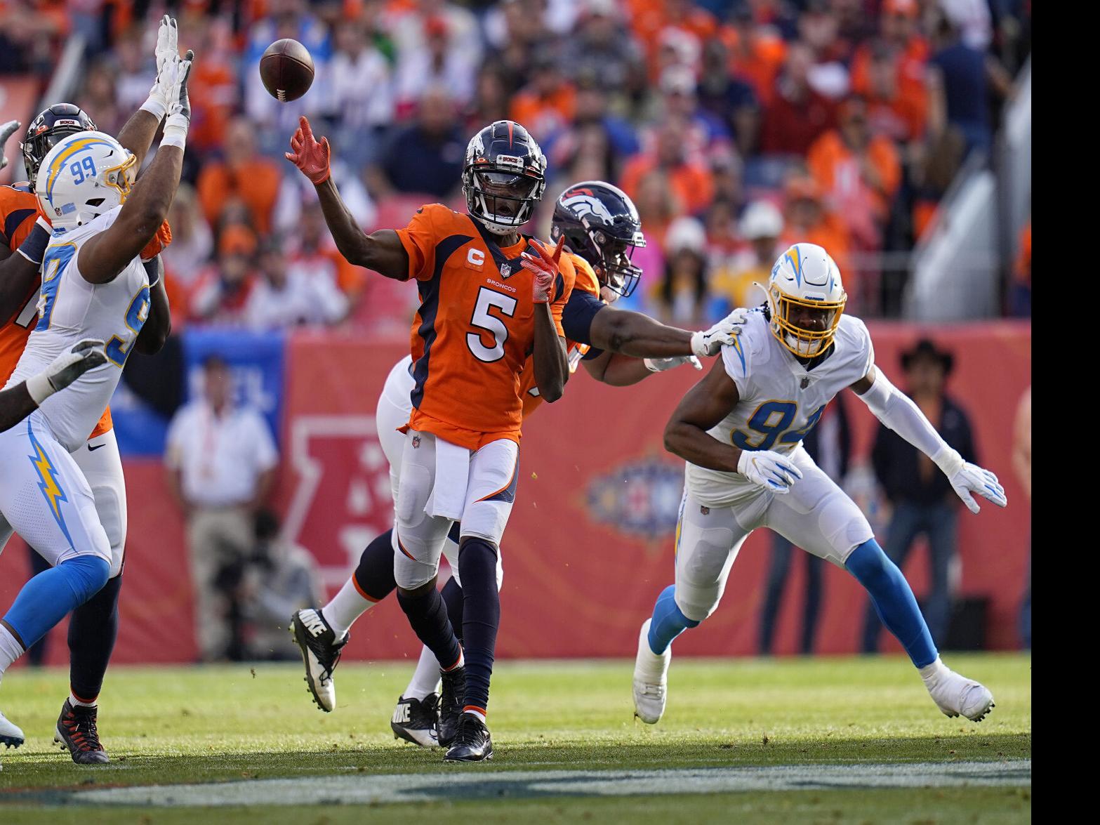 Los Angeles Chargers vs Denver Broncos - November 28, 2021