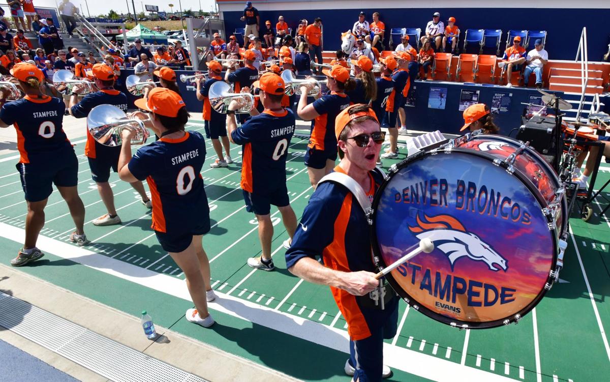091619-s-broncosbears02.JPG