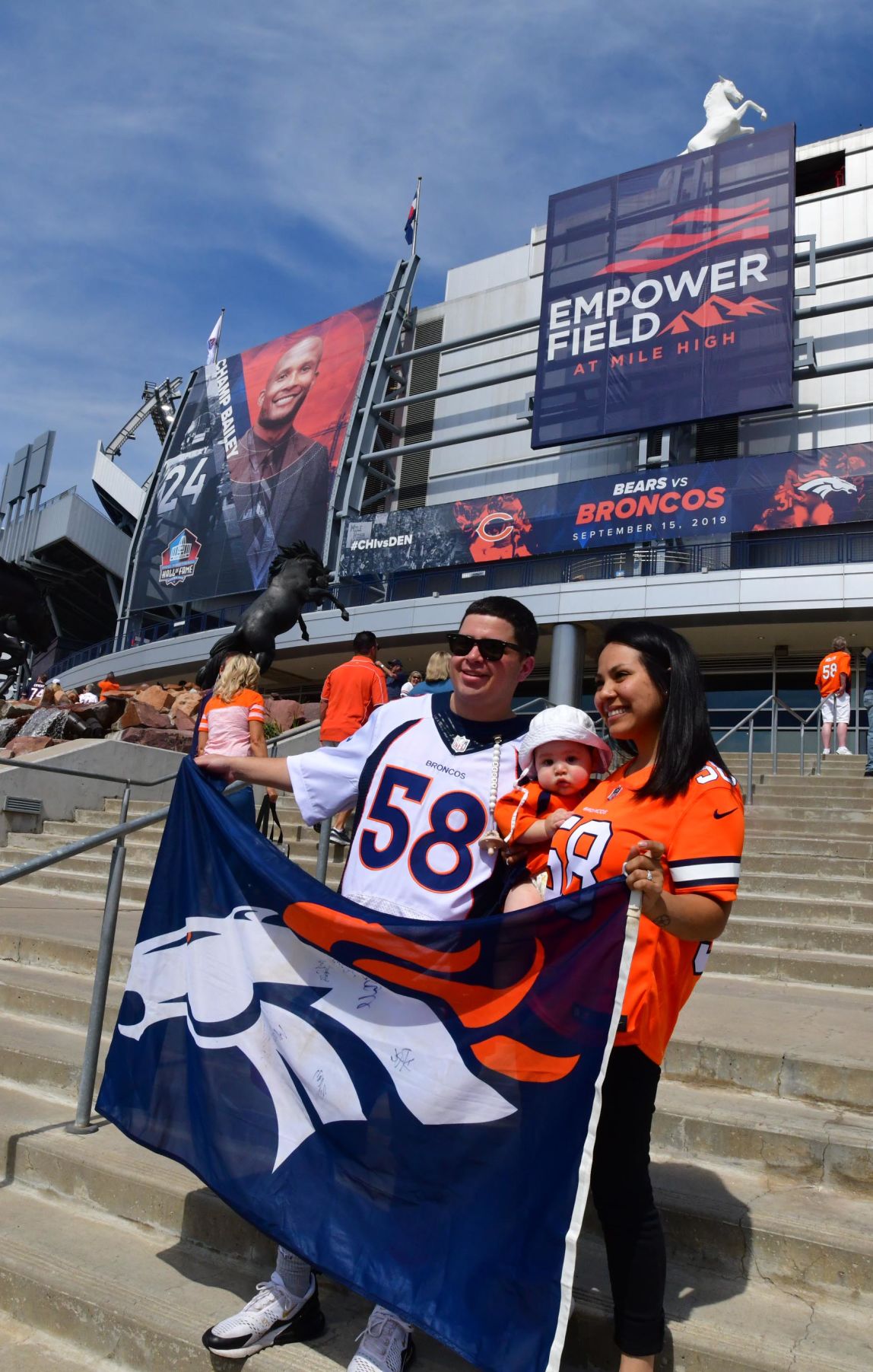 091619-s-broncosbears09.JPG