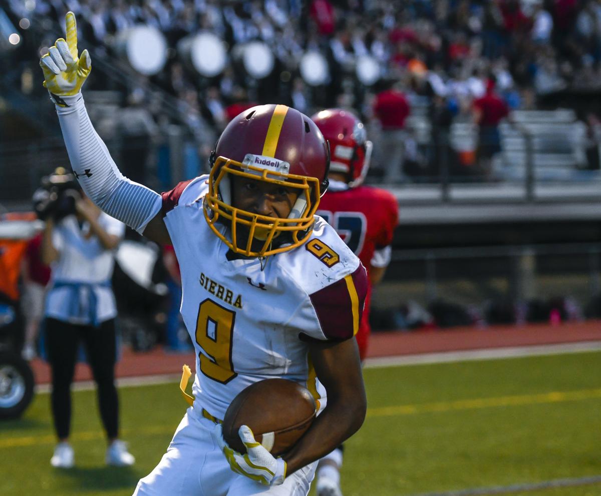 Sierra Loses Starting Qb But Survives Liberty S Rally In Season