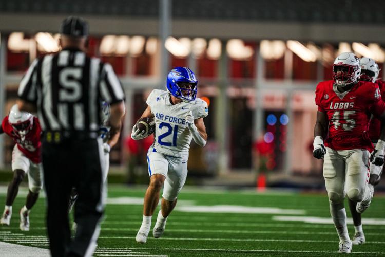 New Mexico&rsquo;s offense overwhelms in 52-37 victory over Air Force 