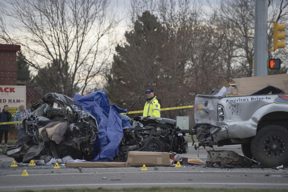 2 dead in Colorado crash involving truck fleeing police