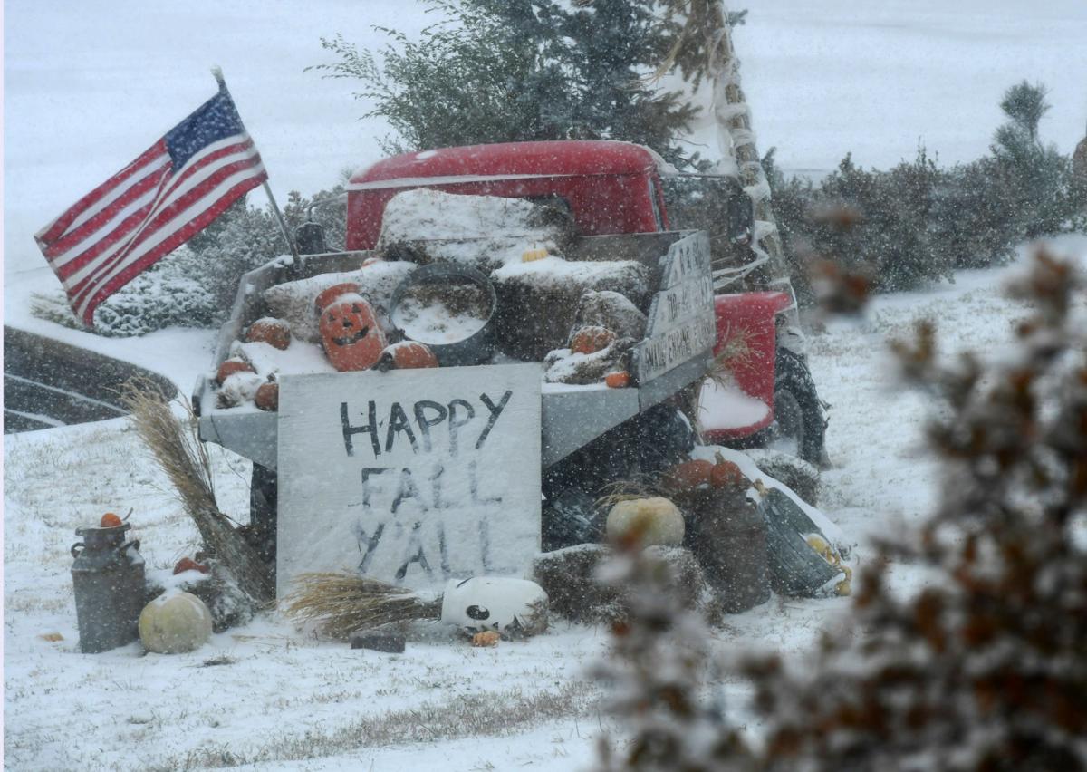 Colorado Springs First Fall Snow Packs A Punch Leaves Freezing