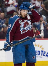 Avs can't close out Lightning in Game 5 loss at Ball Arena