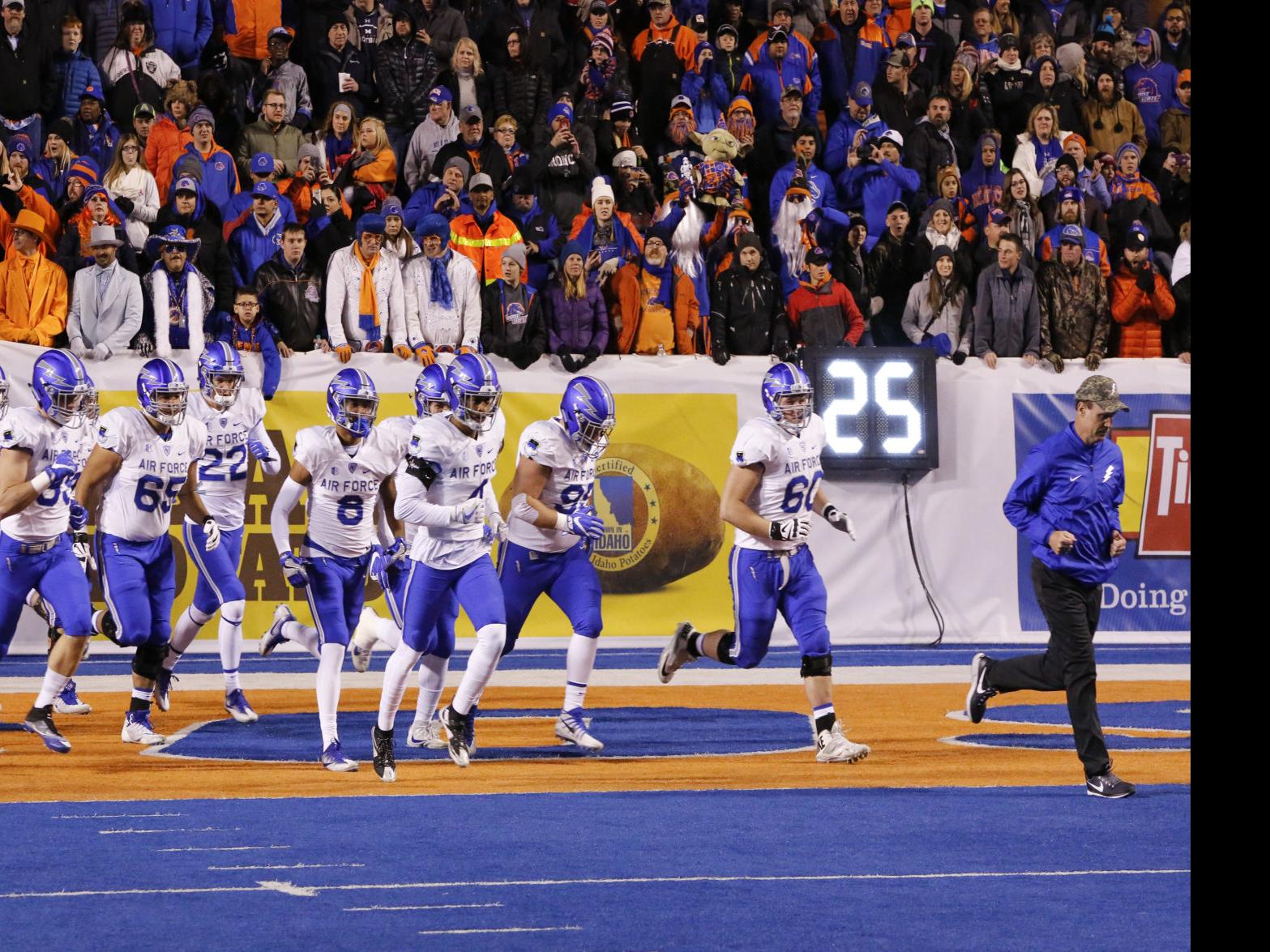 Air Force Football Players Remain Intrigued By Boise State S Iconic Blue Turf Sports Coverage Gazette Com
