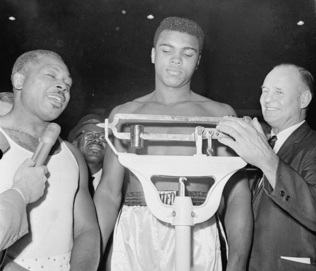 Muhammad Ali, who riveted the world as 'The Greatest,' dies | Sports |  gazette.com