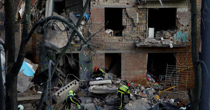 Russian attacks on Kyiv kill seven and injure dozens, Ukraine says