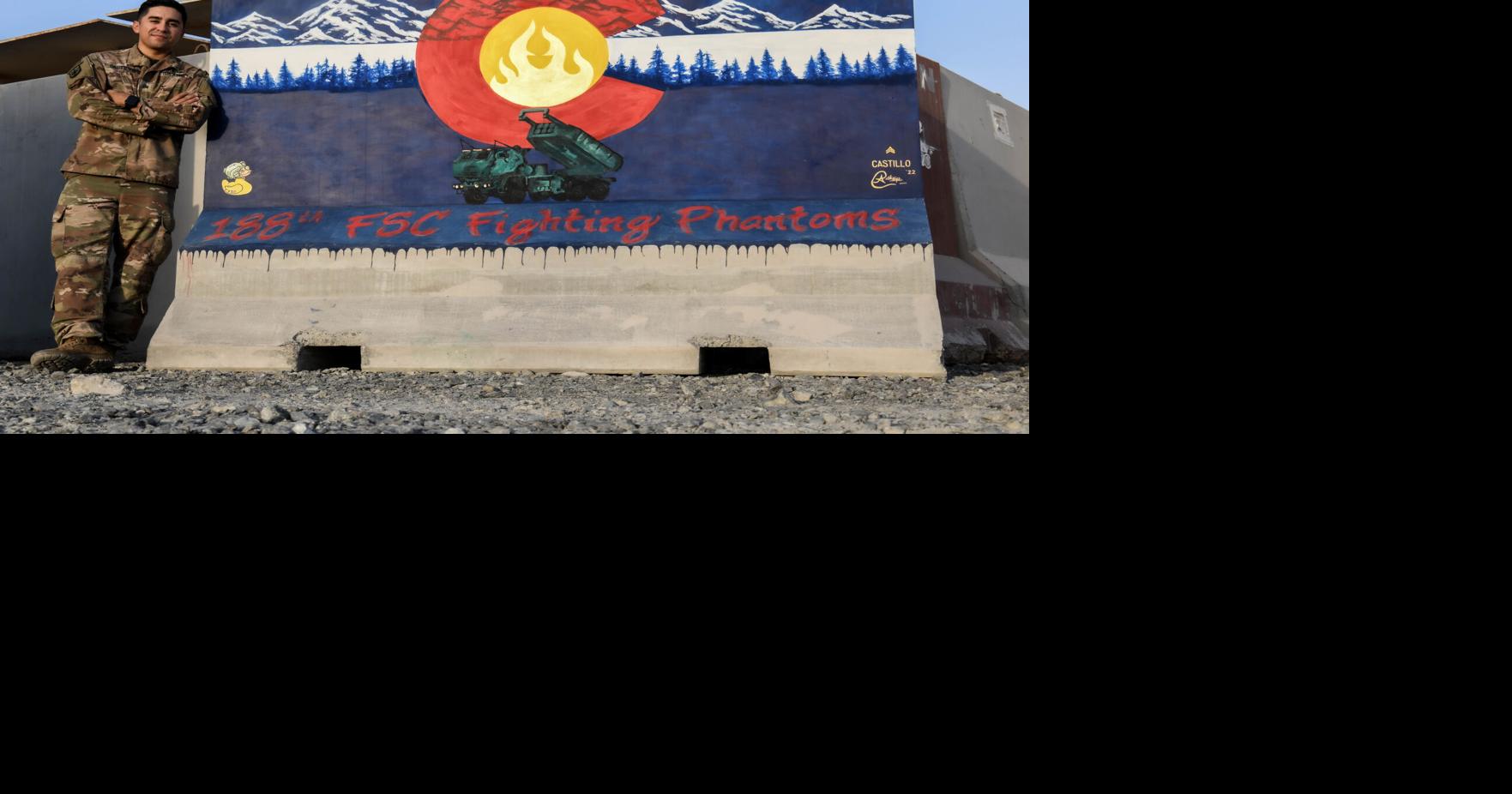 مواطن من كولورادو يصنع 10 جداريات أثناء نشره في الإمارات العربية المتحدة |  طريق الحياة