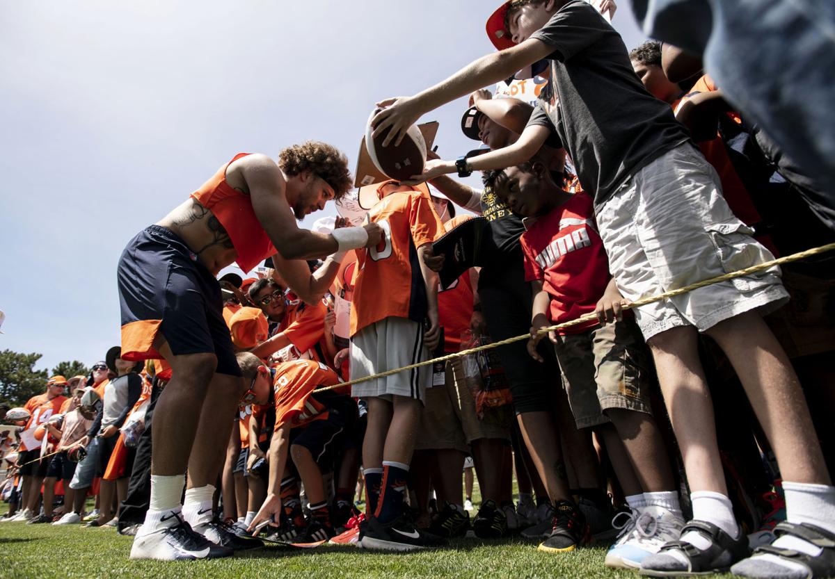 071919-sports-BroncosTraining 12.jpg