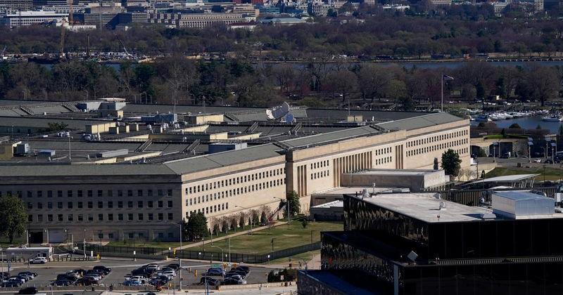How the unraveling of two Pentagon projects may result in a costly do-over