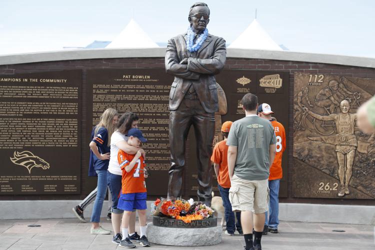 Late Denver Broncos owner Pat Bowlen's family thanks fans at his tribute