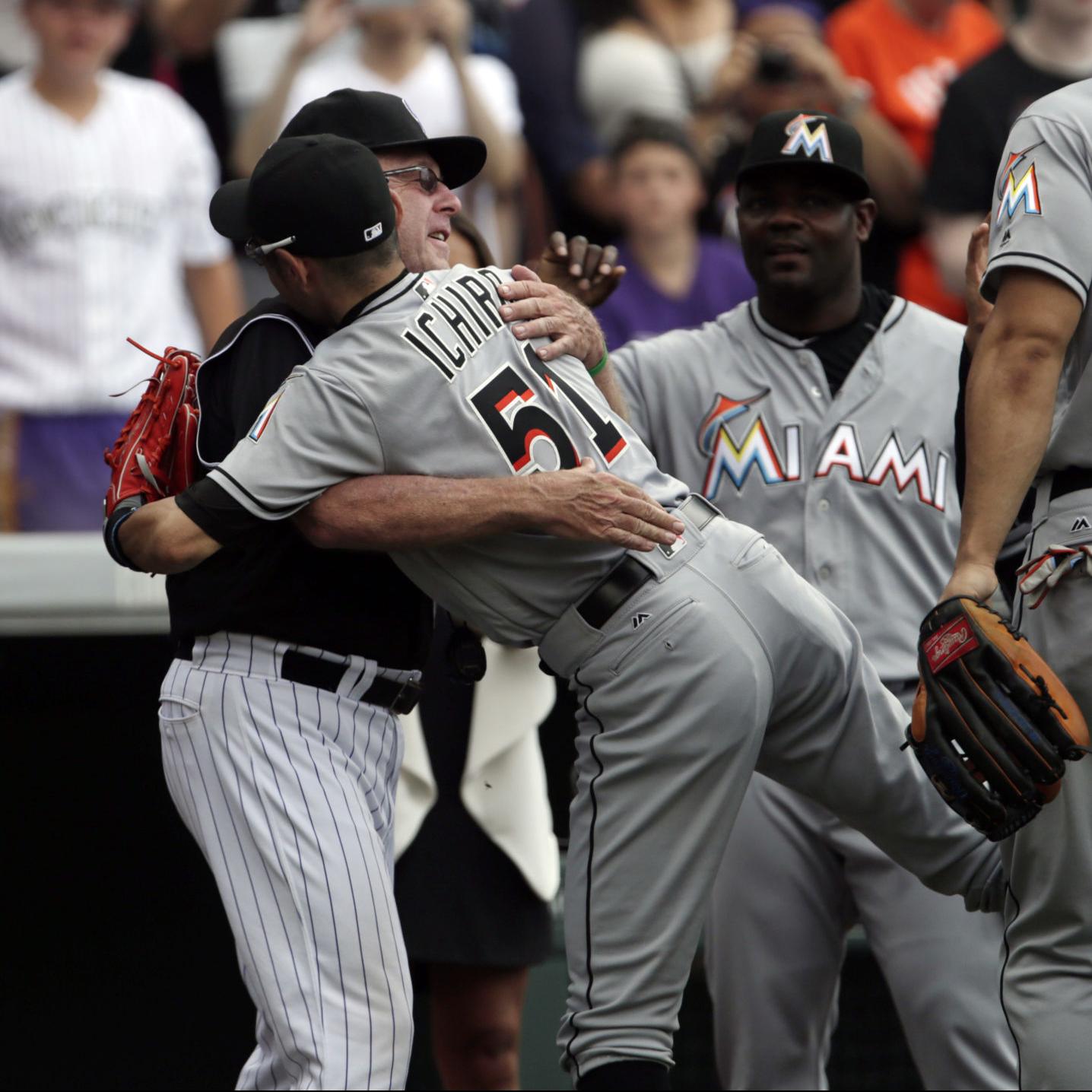 Ichiro Suzuki gets 3,000th career hit in MLB