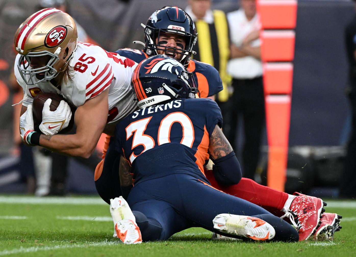 Broncos Postgame Live: Takeaways, late touchdown secure 11-10 victory over  49ers in 'playoff atmosphere'