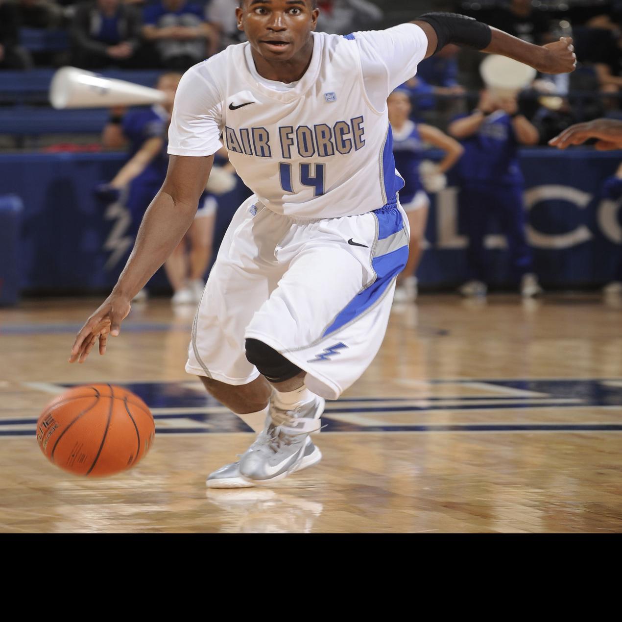 Lyons Doesn T Need To Score To Be A Factor For Air Force Colorado Springs News Gazette Com