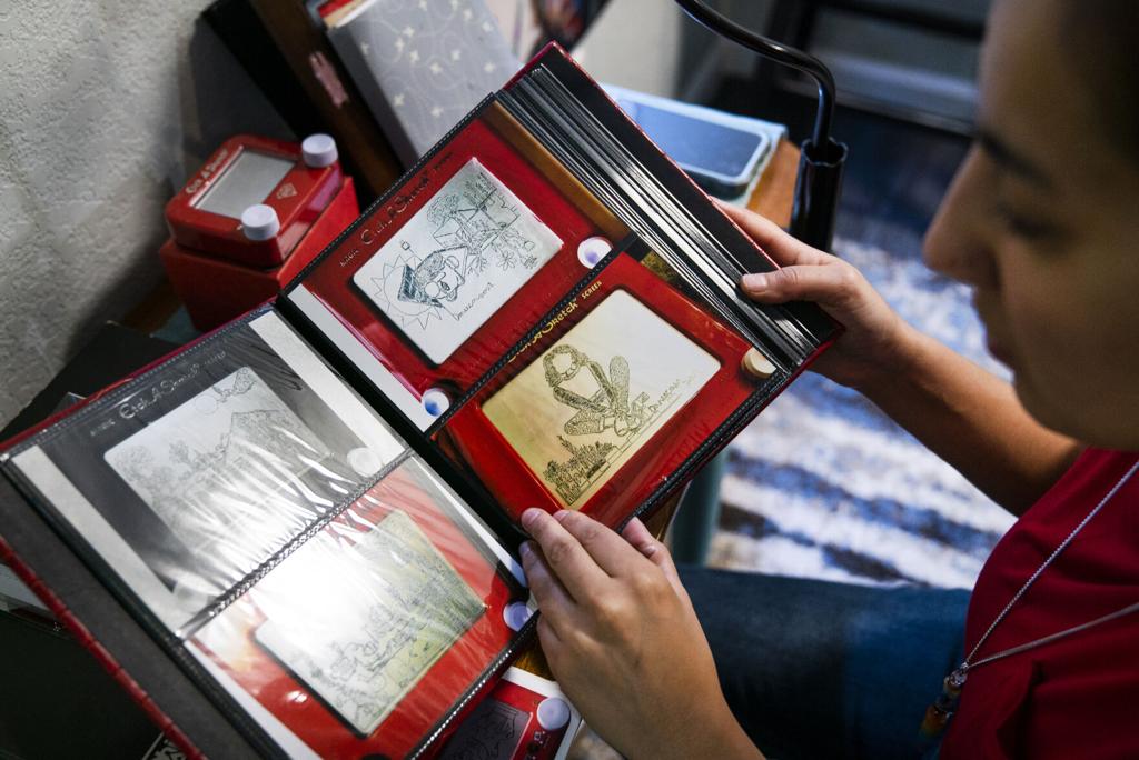 Colorado Etch A Sketch queen creates impressive art on the classic toy, Pikes Peak Courier