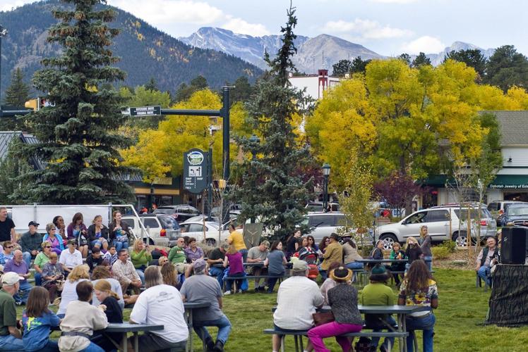 Visitors almost guaranteed to see elk at Elk Fest in Estes Park