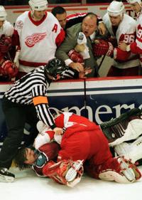 That time Patrick Roy fought the Red Wings' goaltenders – The Denver Post