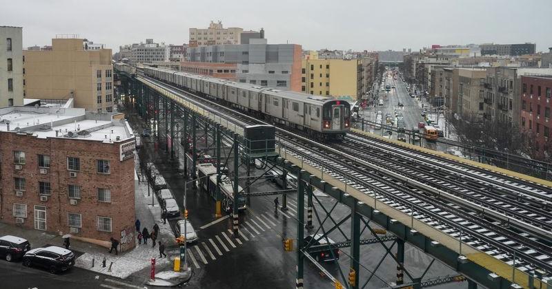 US threatens to withhold funds over New York subway worker safety issues