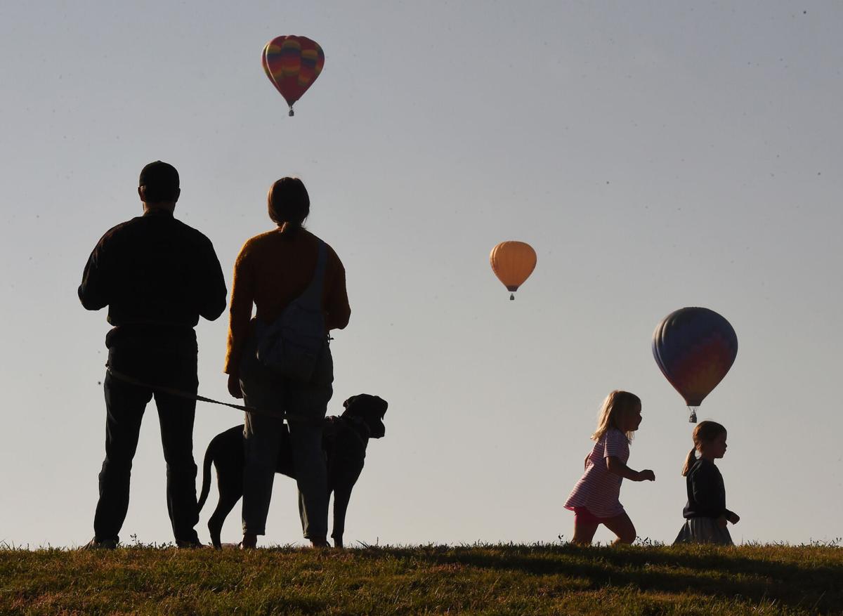 090521-news-balloons 95.JPG