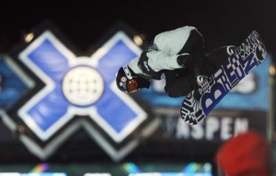 White recovers from crash, wins Winter X superpipe gold