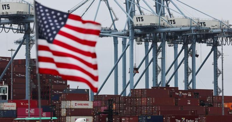 US goods trade deficit shrinks in likely boost to second-quarter GDP