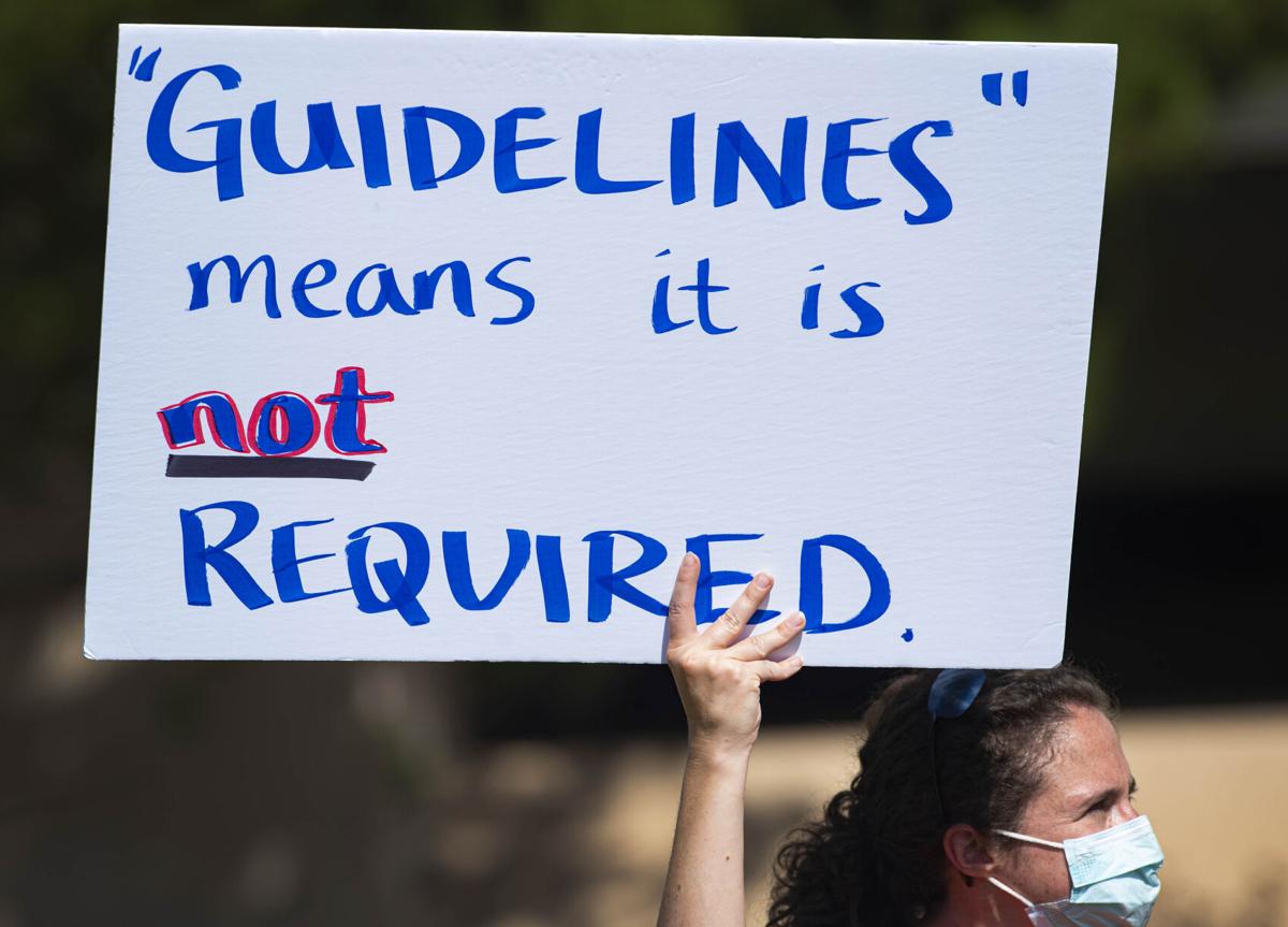 Protesting teachers demand health requirements before El ...