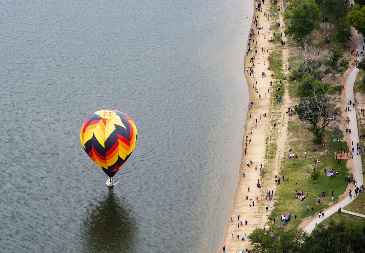 090218-news-balloonliftoff-0407.jpg