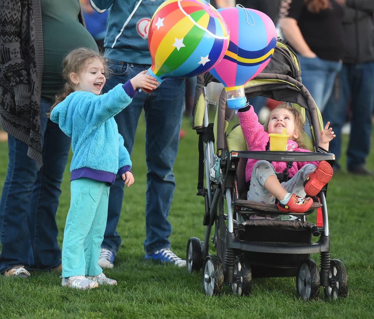 090521-news-balloons 97.JPG