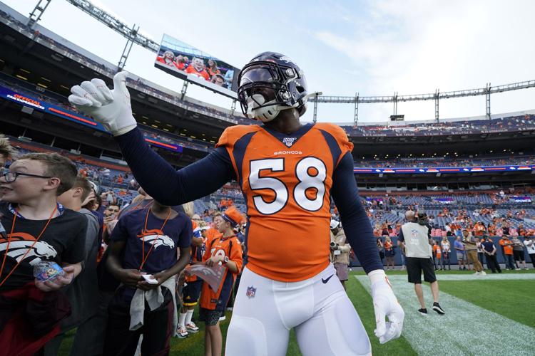 Broncos' Von Miller says he's recovered from COVID-19