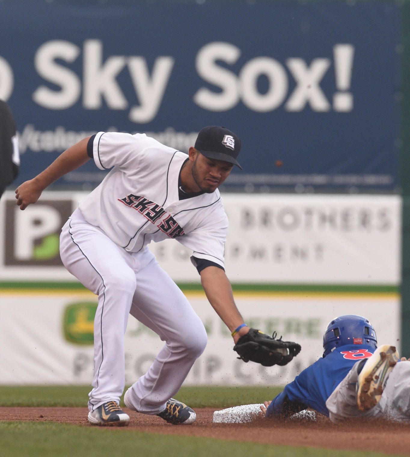 Colorado Springs Sky Sox shortstop Luis Sardinas armed with