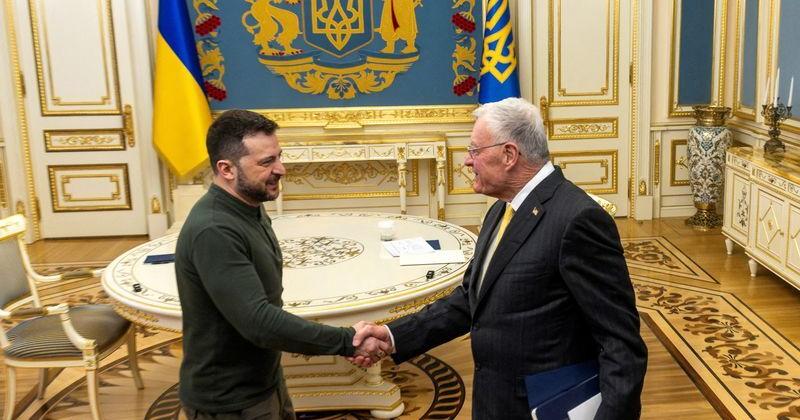 Kyiv received political signals for US aid resumption, Zelenskiy says