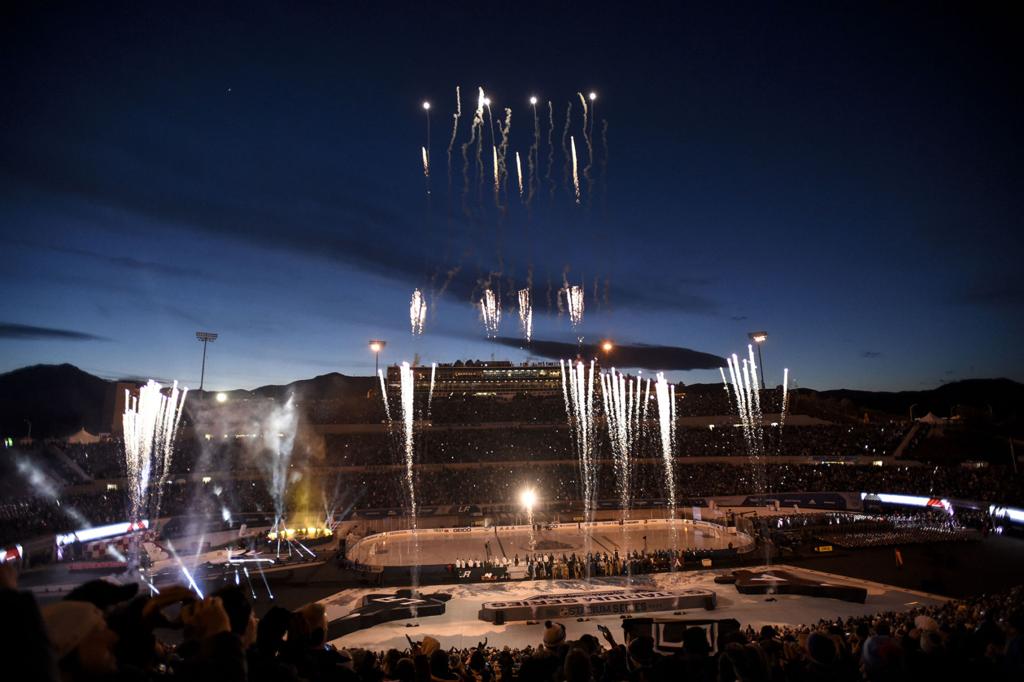 PHOTOS: Colorado Avalanche take on the Los Angeles Kings in NHL Stadium  Series outdoor game – The Denver Post