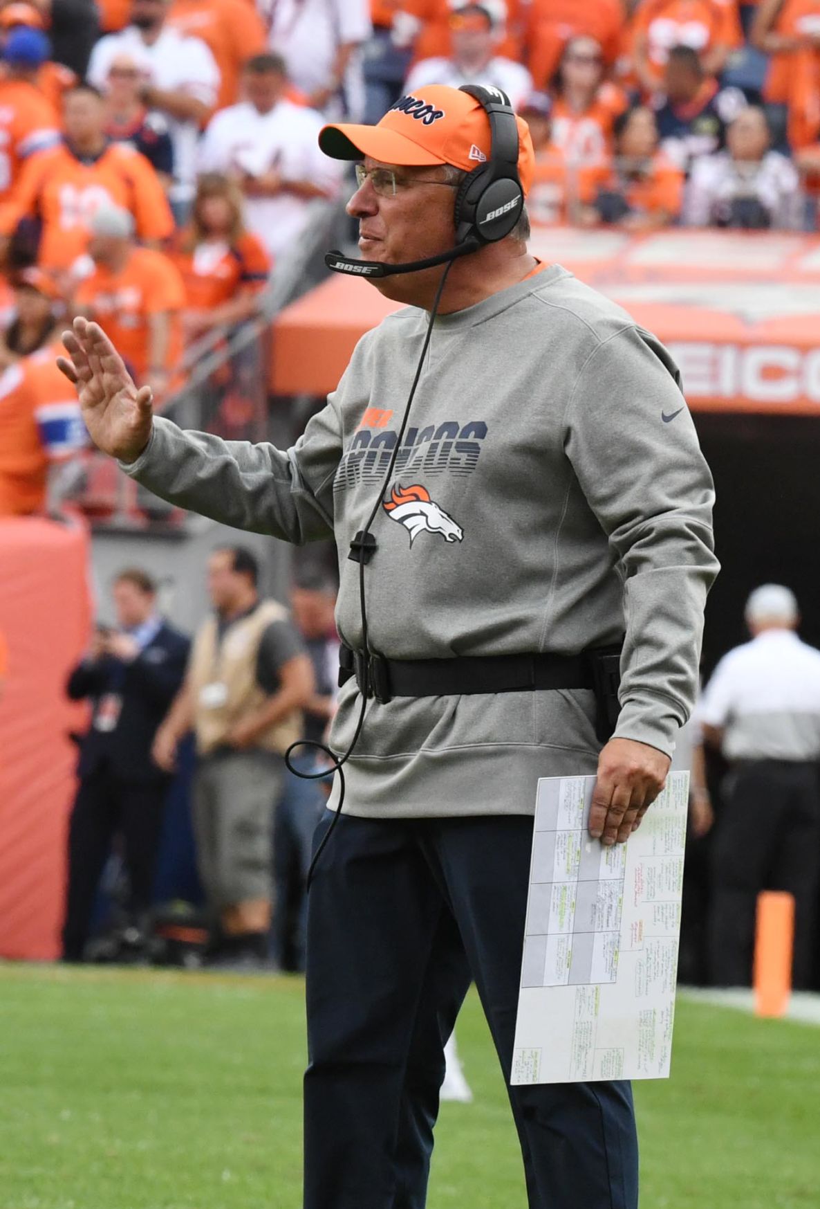 091619-s-broncosbears41.JPG