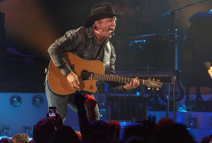 Garth Brooks Confirms New Album, World Tour