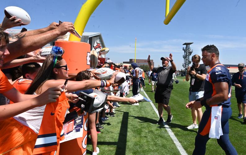 Denver Broncos Graphic Oversized Sunday Crew