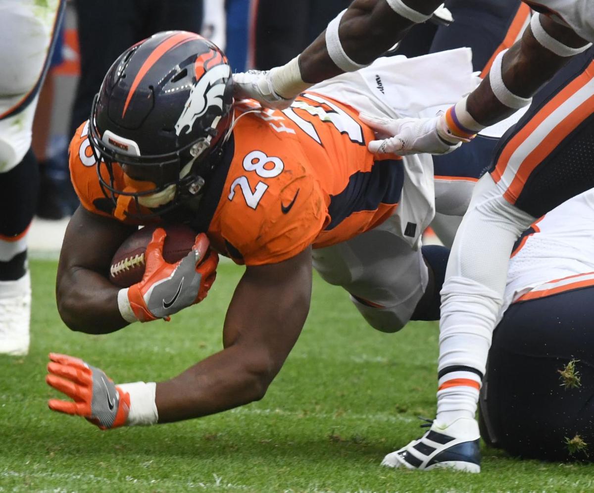 091619-s-broncosbears45.JPG