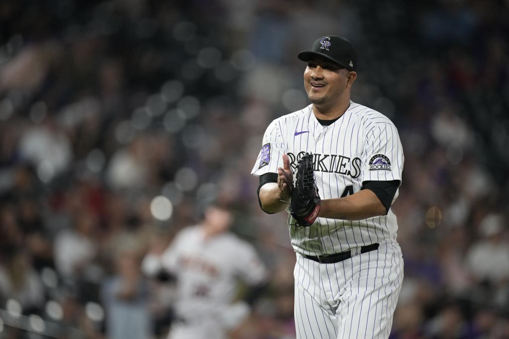 Ex-Rockies starter Jon Gray signing with Texas Rangers – The