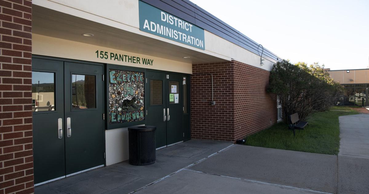 Woodland Park school board greenlights changes to academic calendar