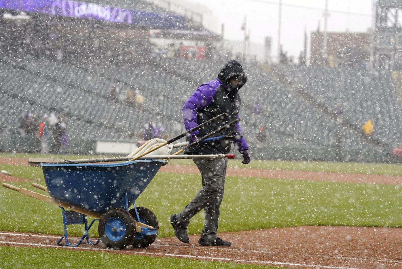 Mets opener in Colorado snowed out; doubleheader Saturday