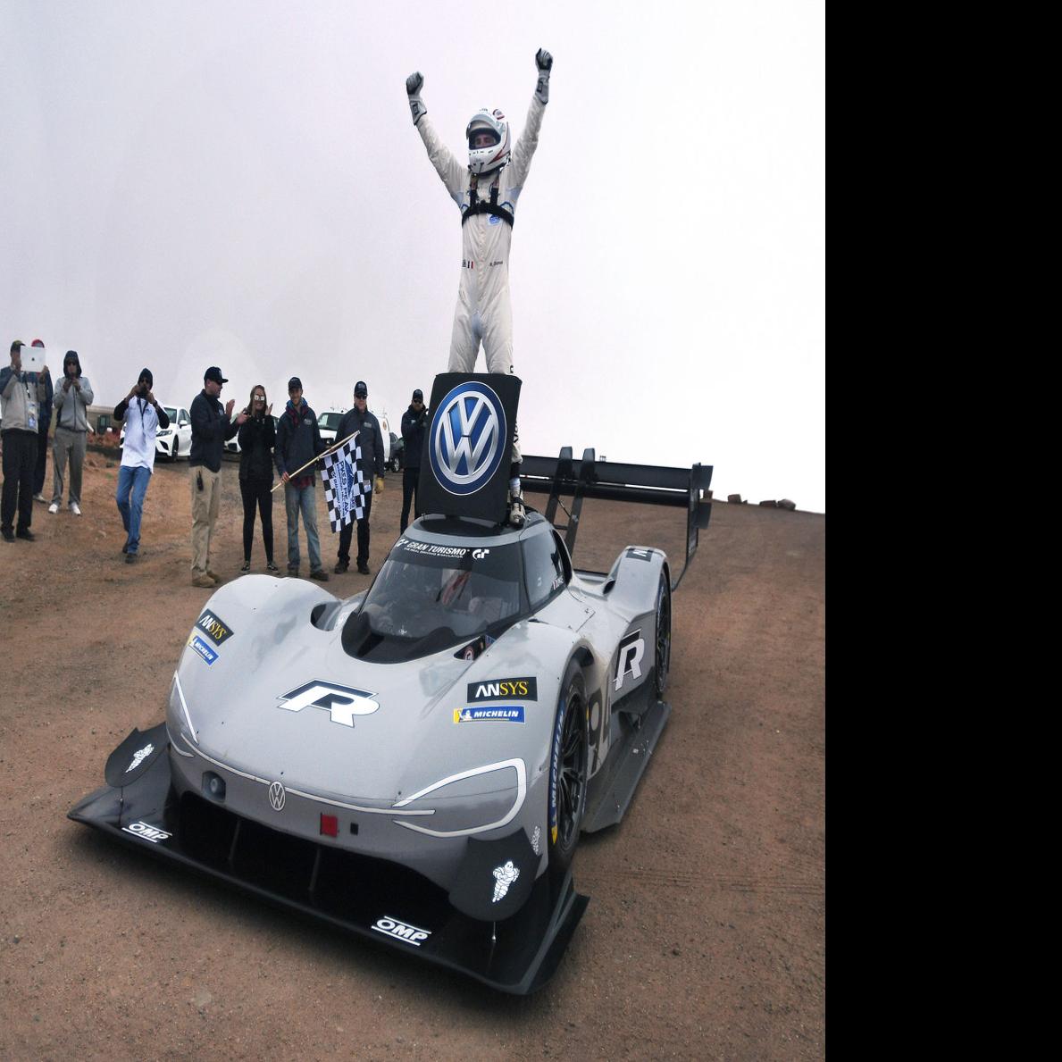 Romain Dumas Sets Pikes Peak Hill Climb Record In 2018 Volkswagen I D R Colorado Springs News Gazette Com