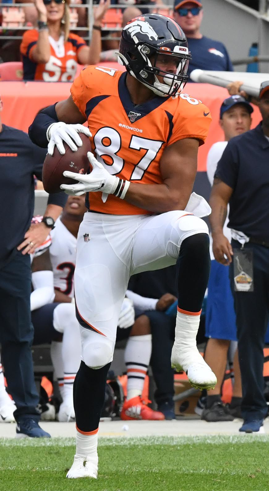 091619-s-broncosbears 2117 .jpg