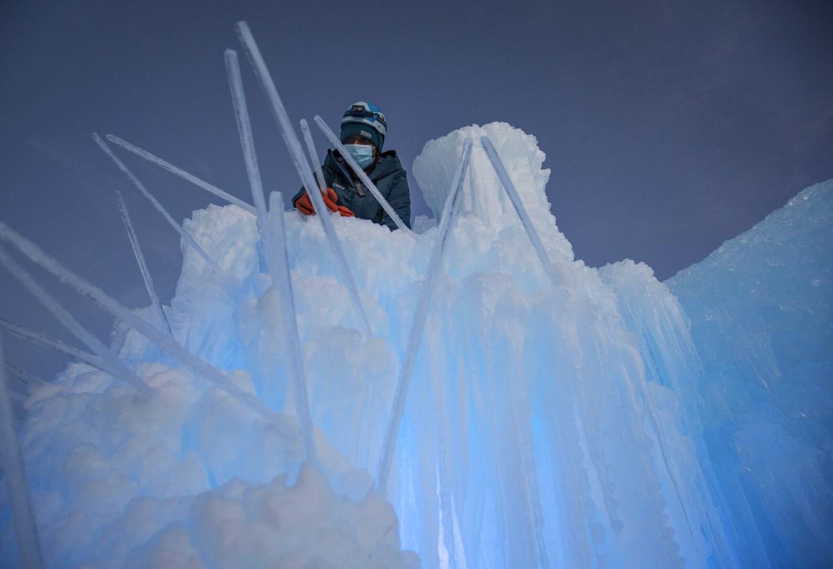 12xx20-news-icecastles 03.jpg
