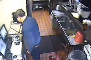 Video Pizza Hut Worker Caught Urinating In Sink Colorado