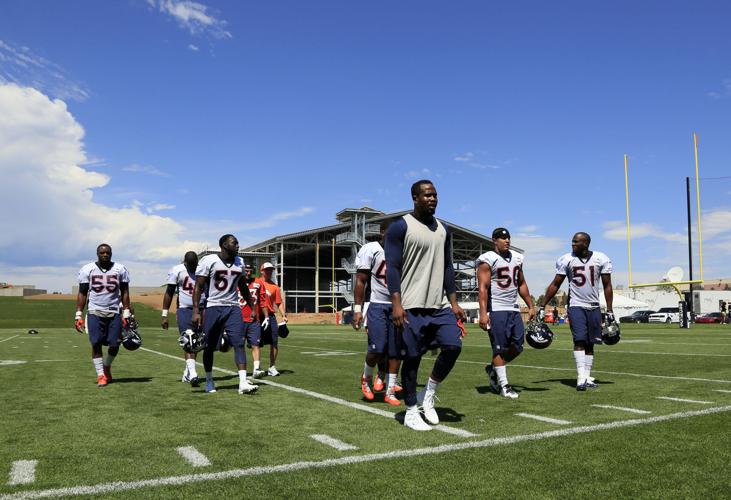 Broncos' linebacker Von Miller sets franchise sacks record against