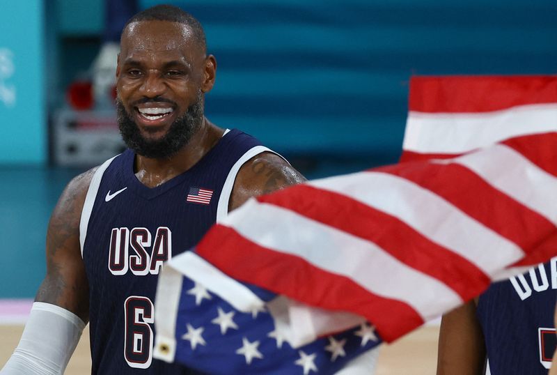 LeBron James Endorses Harris For President, Says 'choice Is Clear' | U ...